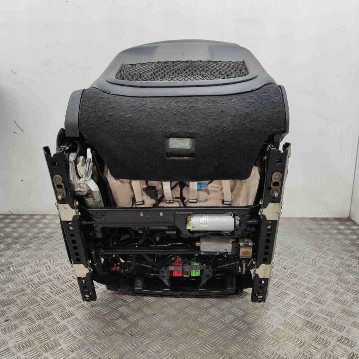 ENSEMBLE SIÈGES AUDI Q7 (4L) 4L0867306 30762797 3.0L 180KW 2014