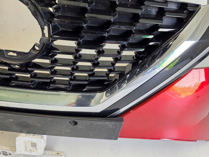 PARE-CHOCS AVANT NISSAN QASHQAI 3 III J12 21- GRILLE EN BON ÉTAT