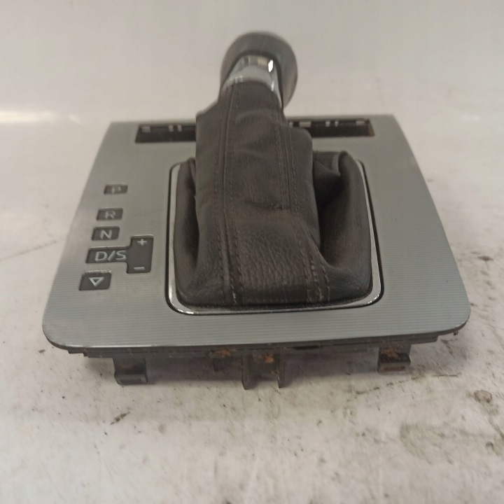 SKODA OCTAVIA III POMMEAU DE VITESSE CARTER CHANGEMENTS VITESSE 5E2713203 M