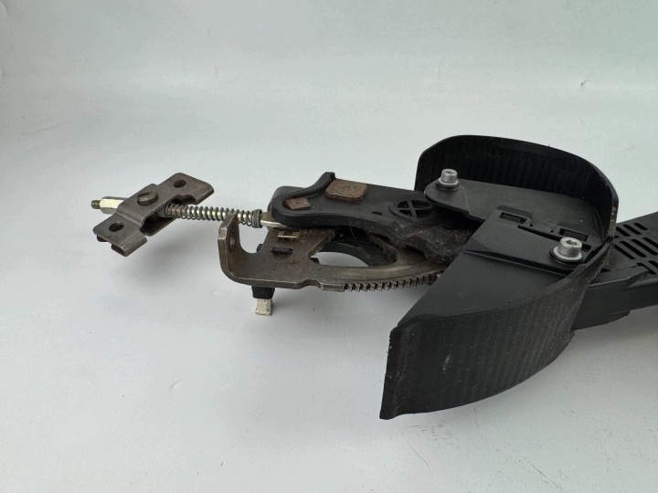 LEVIER FREINS MANUEL FIAT PANDA III 3301014