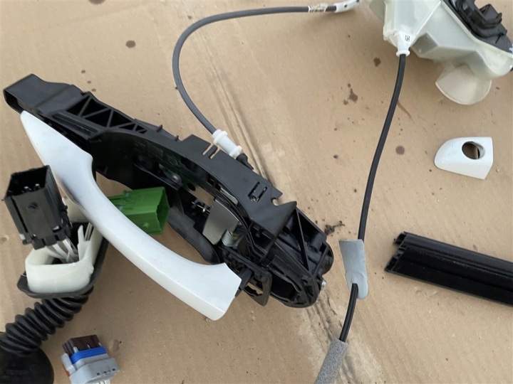 SERRURE POIGNÉE JOINT D'ÉTANCHÉITÉ ÉLÉVATEUR VITRES GAUCHE AVANT CITROEN C3 III 3 LIFT