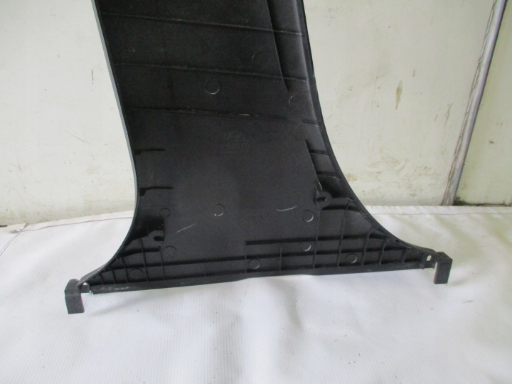 POTEAU CENTRAL HYUNDAI I20 85845-1J000