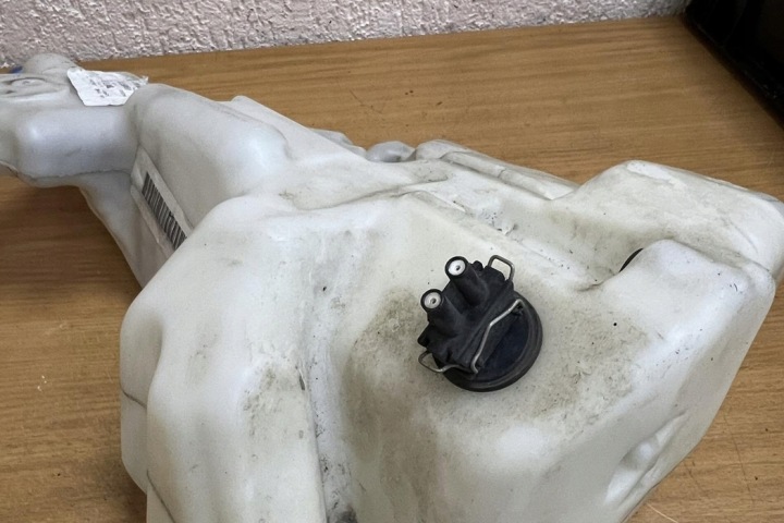 RÉSERVOIR LAVE-GLACES MERCEDES-BENZ R (W251, V251) A2518690020 3.0L