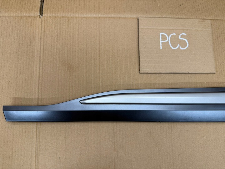 HYUNDAI KONA 17- MOULURE PORTES AVANT GAUCHE AVANT 87721-J9500