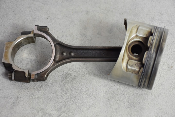 PISTON AVEC BIELLE LAND ROVER DISCOVERY II 4.0 185KM HRC2382