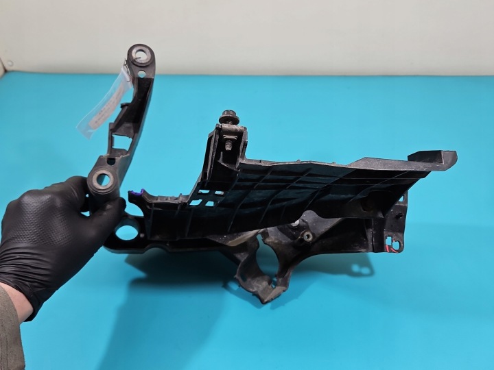 MOULURE GLISSIÈRE DROIT PODREFLEKTOROWA AUDI A5 8T 8T0805608R