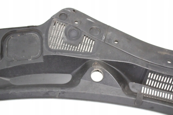 PLASTYK ESSUIE-GLACES AVANT MASERATI GHIBLI (M157) 670010470 3.0L DIESEL