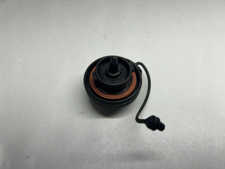 VOLKSWAGEN JETTA VII BOUCHON GOULOTTE DE REMPLISSAGE CARBURANTS 5Q0201553A 1400CM3 2019