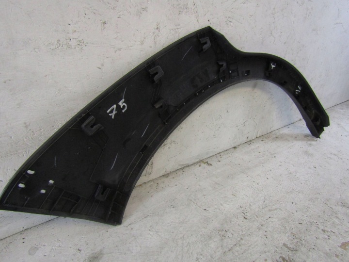 HYUNDAI KONA MOULURE GARDE-BOUE GAUCHE ARRIÈRE 87743-DD000