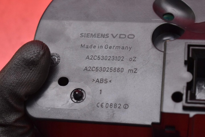 COMPTEUR TABLEAU DE BORD EUROPE 1K0920860P VW GOLF 5 V 1.4 16V 75 KM 03-09