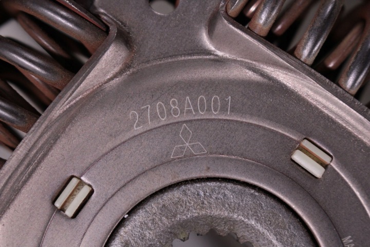 2017 MITSUBISHI OUTLANDER COLLIER ADHÉRENCE 2708A001