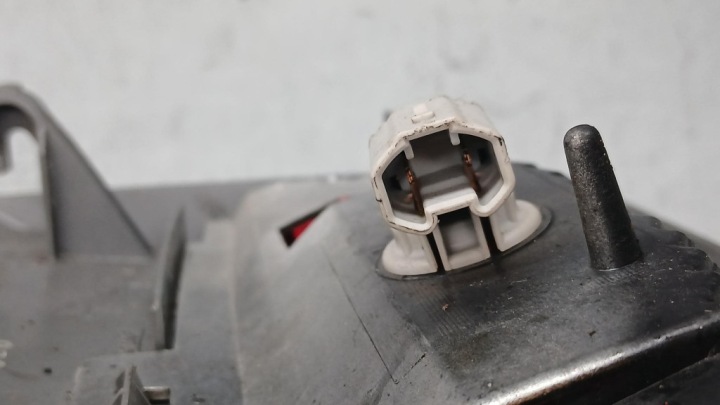 LANTERNE STOP MAZDA 6 GG 2.0B 03R BERLINE 286-61971