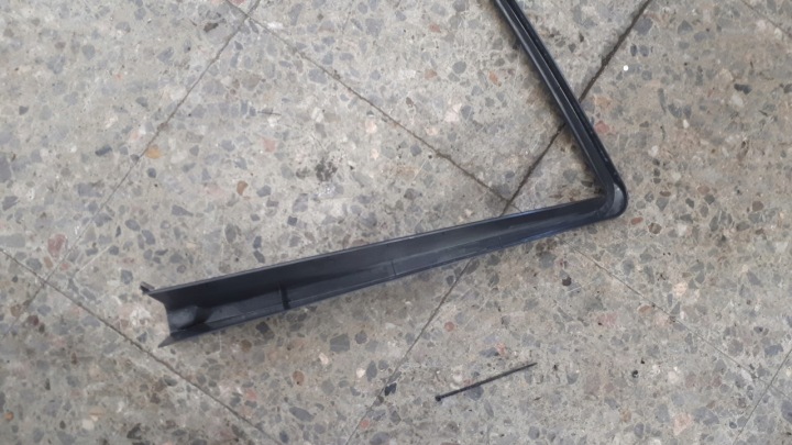 A2037250171 CHÂSSIS PORTES GAUCHE AVANT MERCEDES W203