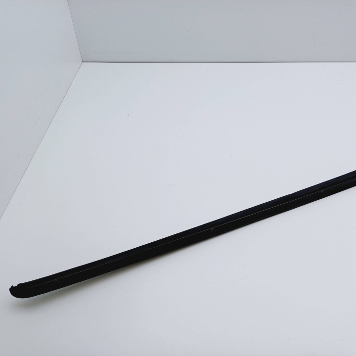 MOULURE PARE-BRISE GAUCHE AVANT AUDI A4 B7 8E0854327E NR335