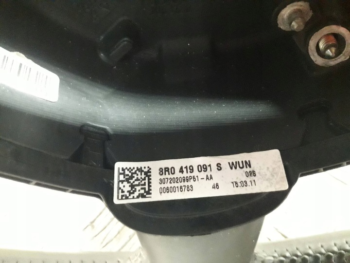 VOLANT MULTIFUNKYJNA CUIR AUDI Q5 8R 2,0 TDI ANNÉE 08-17 8R0419091S