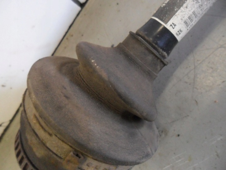 AUDI A6 C6 2002 LIFT 3.0 V6 QUATTRO AVANT DEMI-ARBRE MENÉE GAUCHE ARRIÈRE