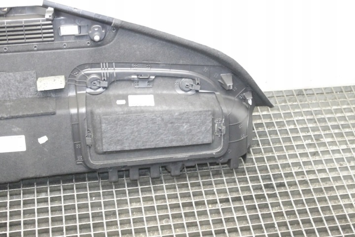 COLLECTEUR COUVERCLES DE COFFRE AUDI OE 4G8863991A