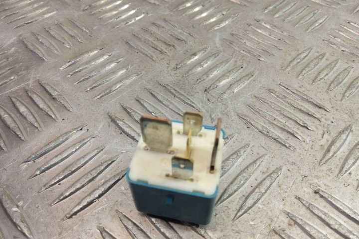 RELAIS TOYOTA COROLLA (_E12_) 9098704010 1.4L DIESEL 2006