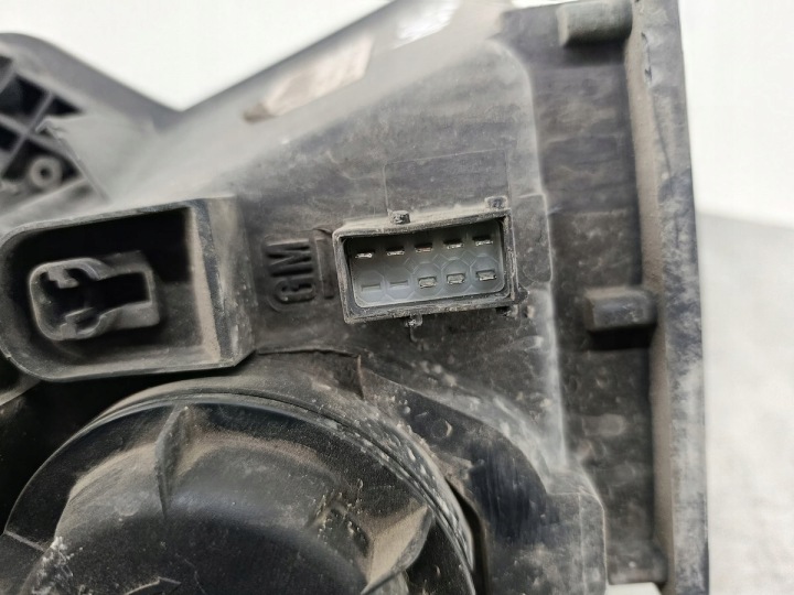 PHARE AVANT GAUCHE OPEL MERIVA A 93321052 89308550 2002-2010
