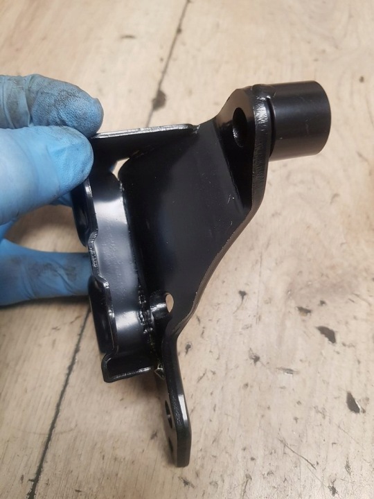 POIGNÉE FIXATION MOTEUR SUZUKI VL1500 INTRUDER C90 41910-10F10