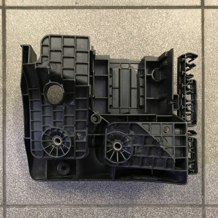 SUPPORT FIXATION BOÎTES FUSIBLES 1K0907361 VW CADDY AUDI SKODA
