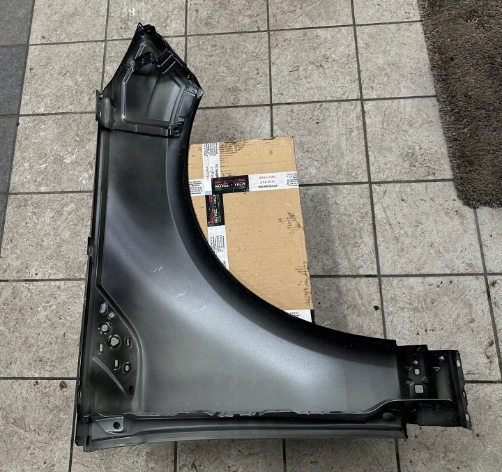 AILE GAUCHE AVANT AVANT RANGE ROVER SPORT L461