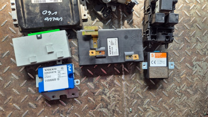 KIT DE DÉMARRAGE VOLVO V40 1.8 S118245002G