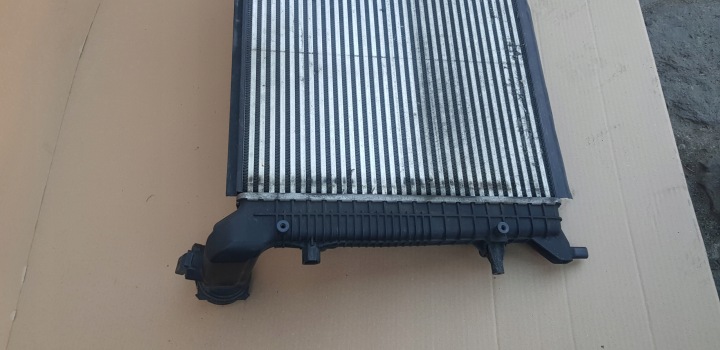 VW SKODA RADIATEUR D'INTERCOOLER 1K0 AVEC CAPTEUR