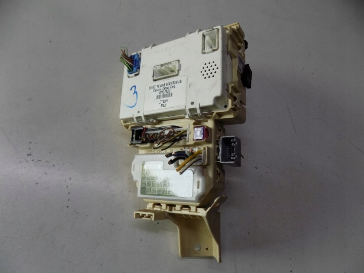 FIAT SEDICI SX4 BOÎTE MODULE FUSIBLE 36770-79J00