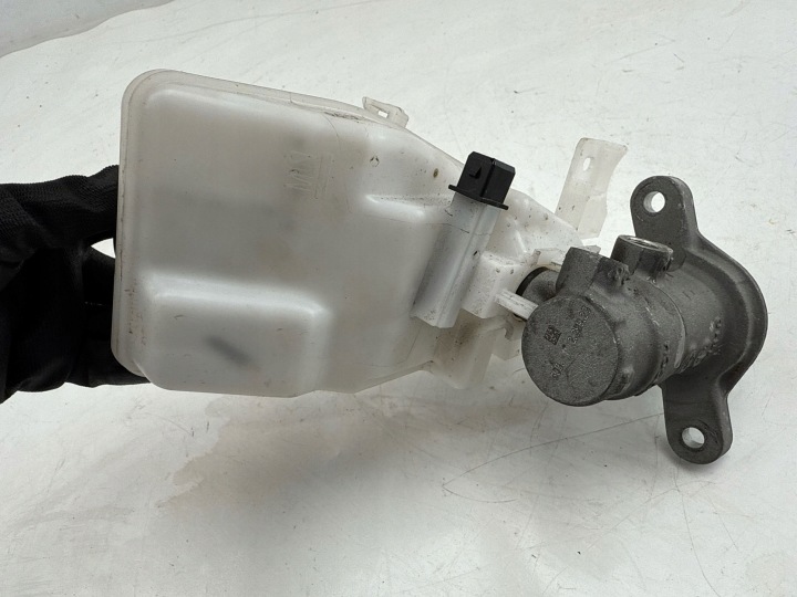 TOYOTA COROLLA E210 E21 2023 PRINCIPAL PISTON FREINS