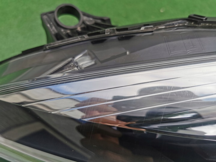 COMPLET LED GAUCHE AVANT AVANT VOLVO V40 LIFT 31677022