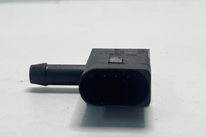 CAPTEUR TEMPÉRATURE GAZ D'ÉCHAPPEMENT VW PASSAT VARIANT B8 (3G5) 04L906051C 2017