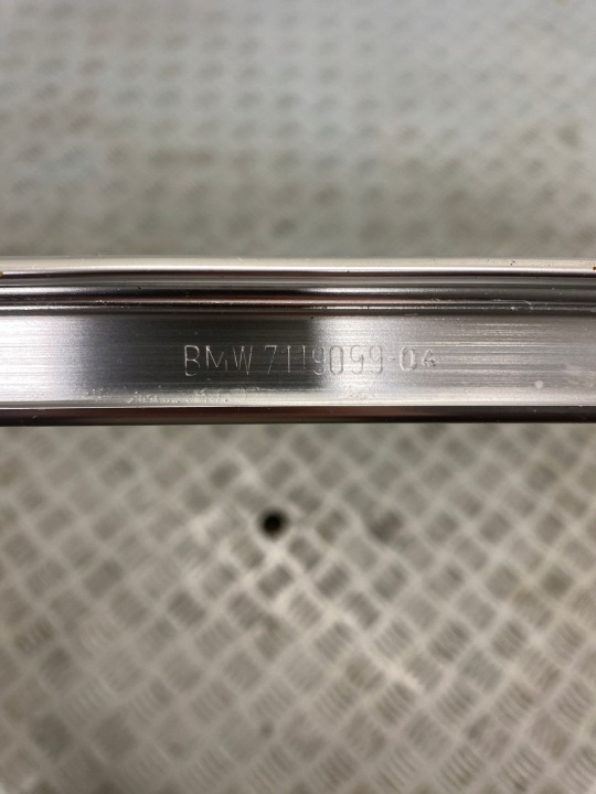 MOULURE EXTÉRIEUR GAUCHE BMW E93 7119099