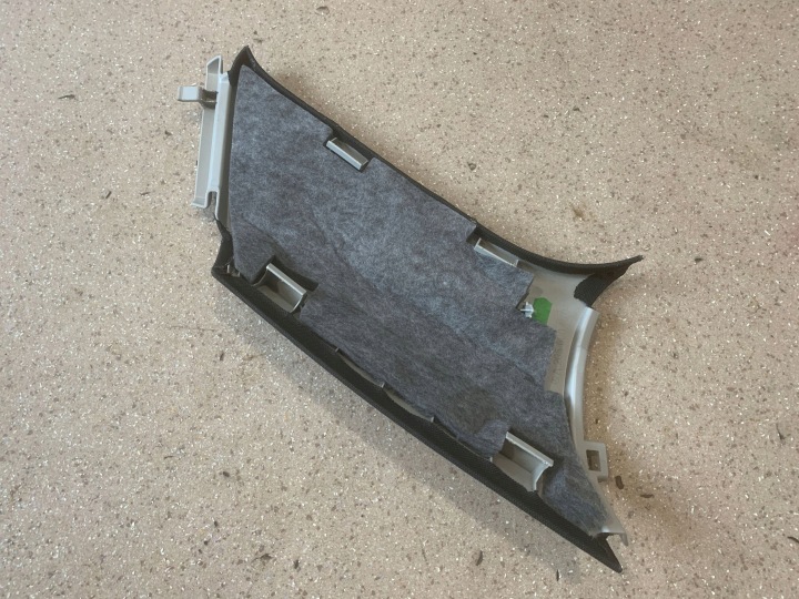 PROTECTION MONTANTS C DROITE CÔTÉ MERCEDES-BENZ C W205 A2056904604