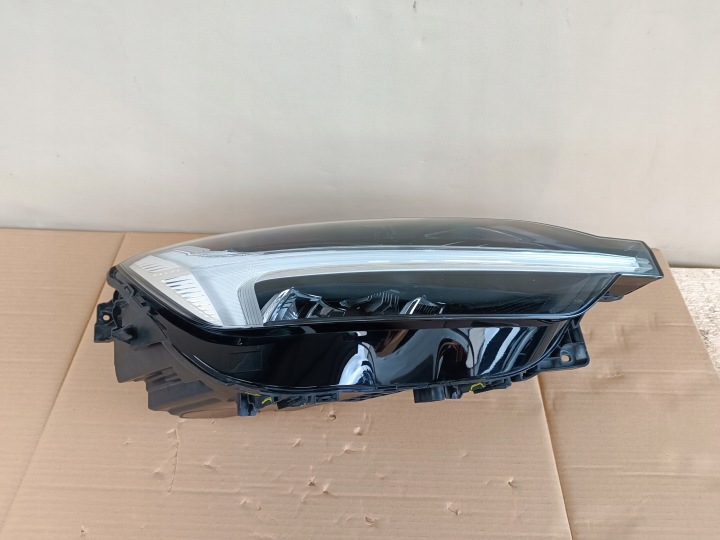 VOLVO XC60 II XC 60 PHARE AVANT DROITE COMPLET LED LHD 32342507