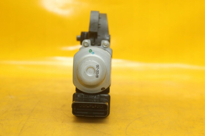 PETIT MOTEUR VITRES DROIT AVANT 6-PIN KIA CEED II 824601H010 403951