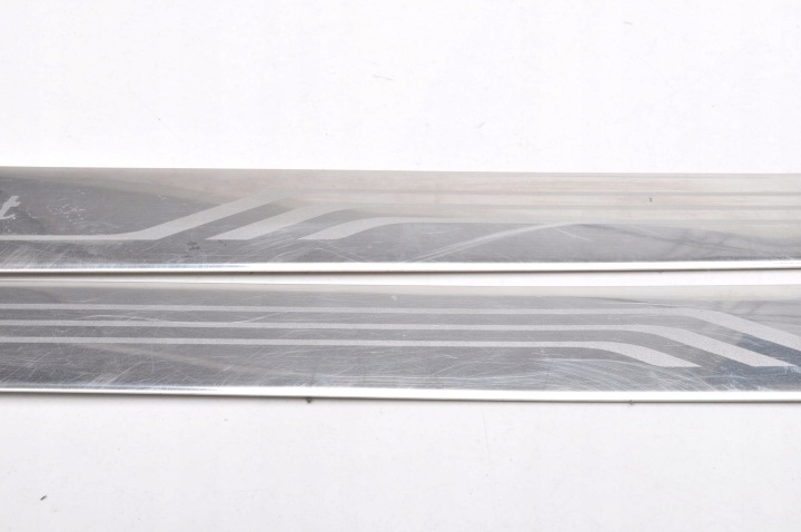 SKODA SUPERB III MOULURE SEUIL AVANT ENSEMBLE 3V0853814E 3V0853813E