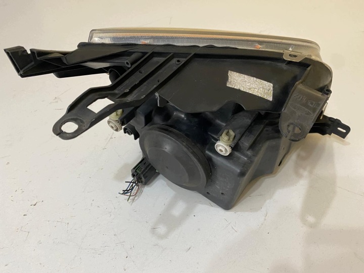 FORD FUSION LIFT PHARE GAUCHE PROJECTEUR GAUCHE AVANT AVANT