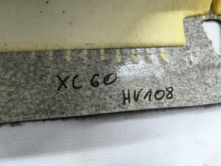 VOLVO XC60 2011 70156220 REVÊTEMENT