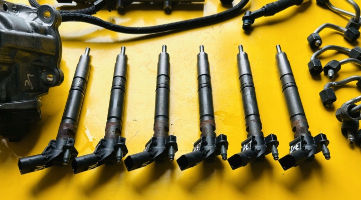 SYSTÈME COMBUSTIBLE INJECTEURS POMPE A6 A7 C7 3.0 TDI 218KM 059130277CR 059130755CG