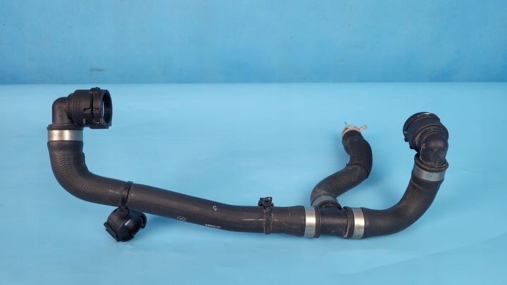 MERCEDES EQA 250 21R TUYAU TUYAU FIL EAU A2435000900