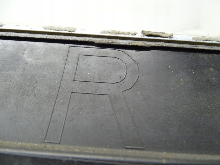 MOULURE INFÉRIEURE PORTES DROIT AVANT AUDI SQ5 8R0853960B