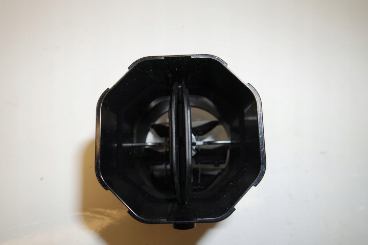 MERCEDES-BENZ E W213 2016 GRILLE VENTILATION SOUS ZDERZAKIEM TYLNYM