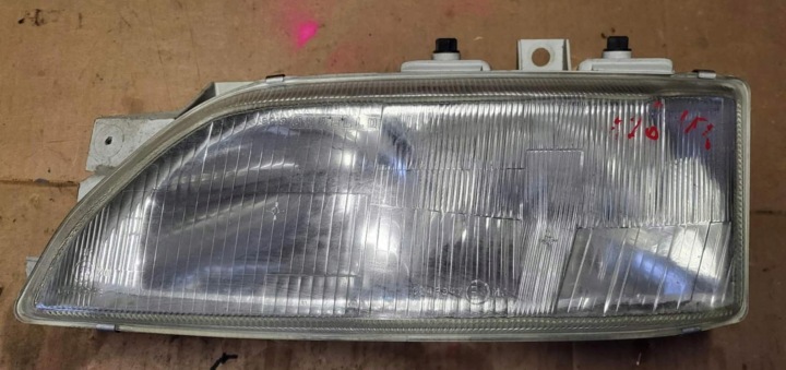 1261/17 PHARE AVANT GAUCHE ET DROITE FORD ESCORT XR3I MK5 1990-94