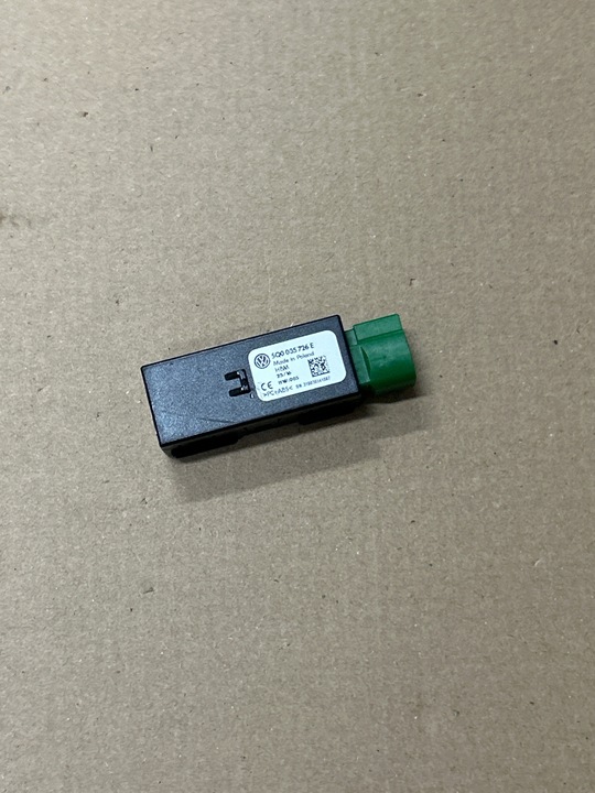 VW SEAT AUDI SKODA MODULE USB 5Q0035726E photo 1 - milautoparts-fr.ukrlive.com