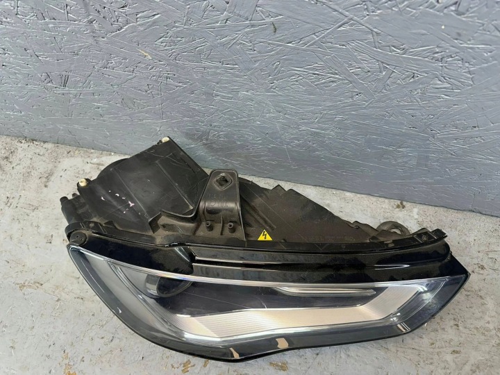 PHARE DROIT AVANT AUDI A3 8V XÉNON 8V0941032AE EUROPE