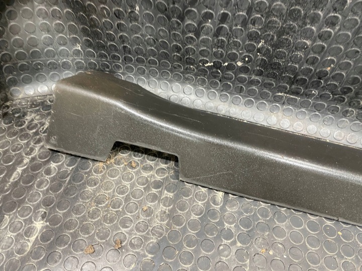 KIA SPORTAGE IV 4 QL 15-18 MOULURE SEUIL GAUCHE REVÊTEMENT SUR SEUIL GAUCHE