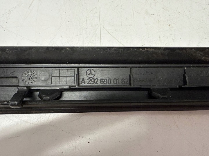 MOULURE PARE-BRISE GAUCHE MERCEDES-BENZ GLE W166 W292 A2926900162