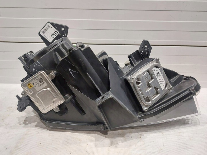 PROJECTEUR AVANT CÔTÉ GAUCHE CHEVROLET CAMARO 84364823