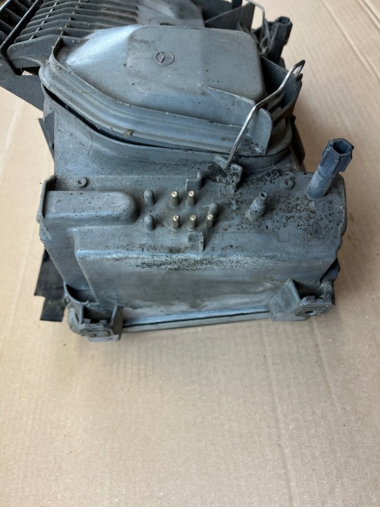 MERCEDES W124 PHARE DROITE AVANT AVANT HELLA EUROPE 138794